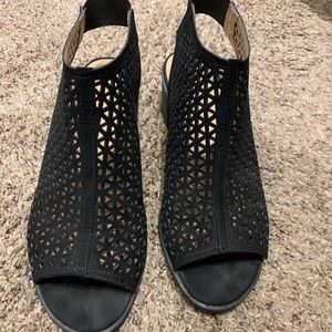 American Eagle sandals